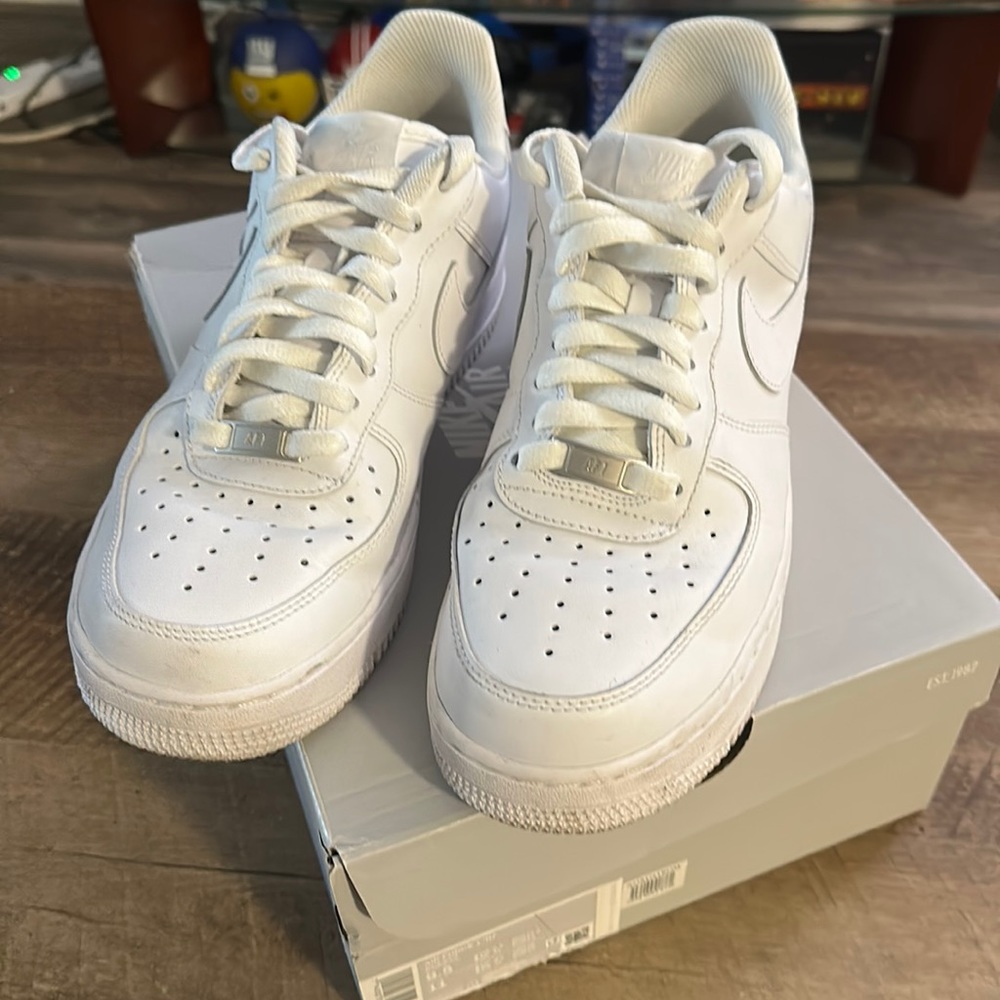 White Nike Air Force 1 ‘07